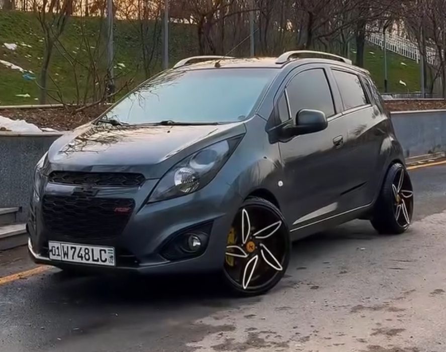 SROCHNA 215/35/18 Banan diska balon sotiladi