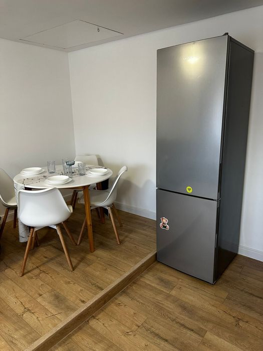 Inchiriez apartament