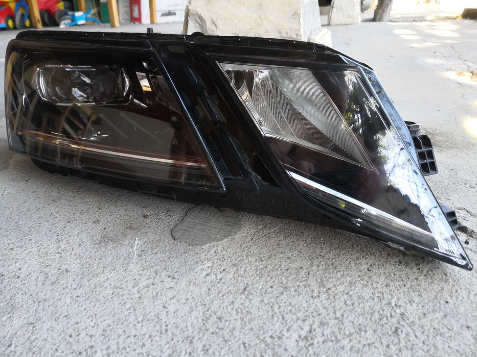 Фар Skoda Octavia FULL LED десен/Фар Шкода Октавиа LED Оригинален