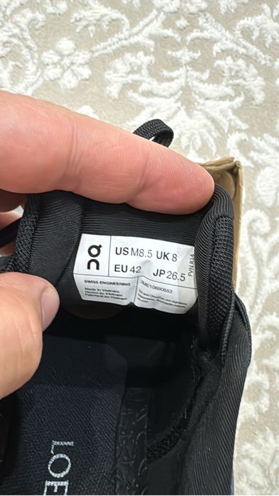 Кроссовки ON новые 42р , оригинал
