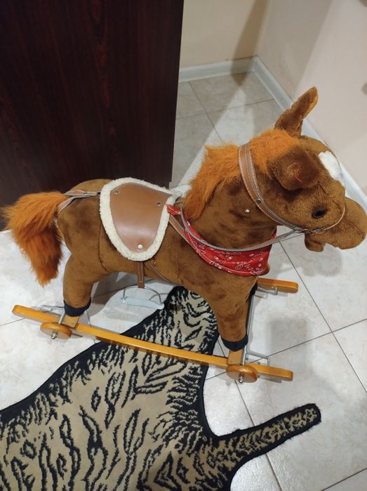 Детско люлеещо конче