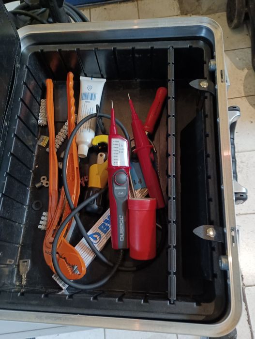 Куфар за електричари parat