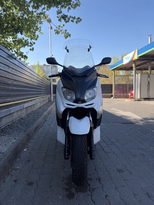 Yamaha X MAX 250