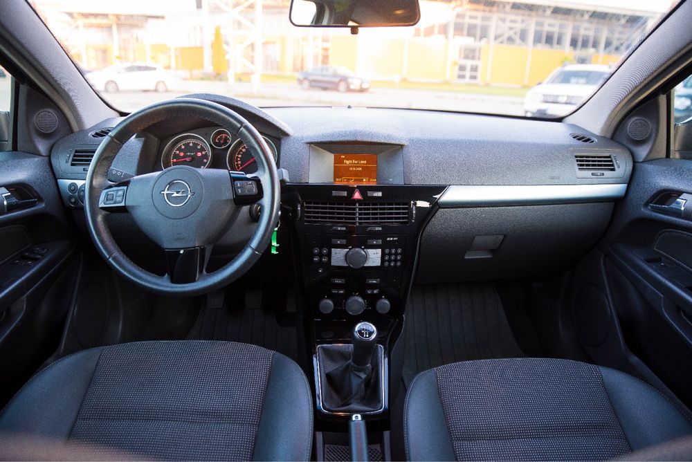 Opel Astra GTC 1.6