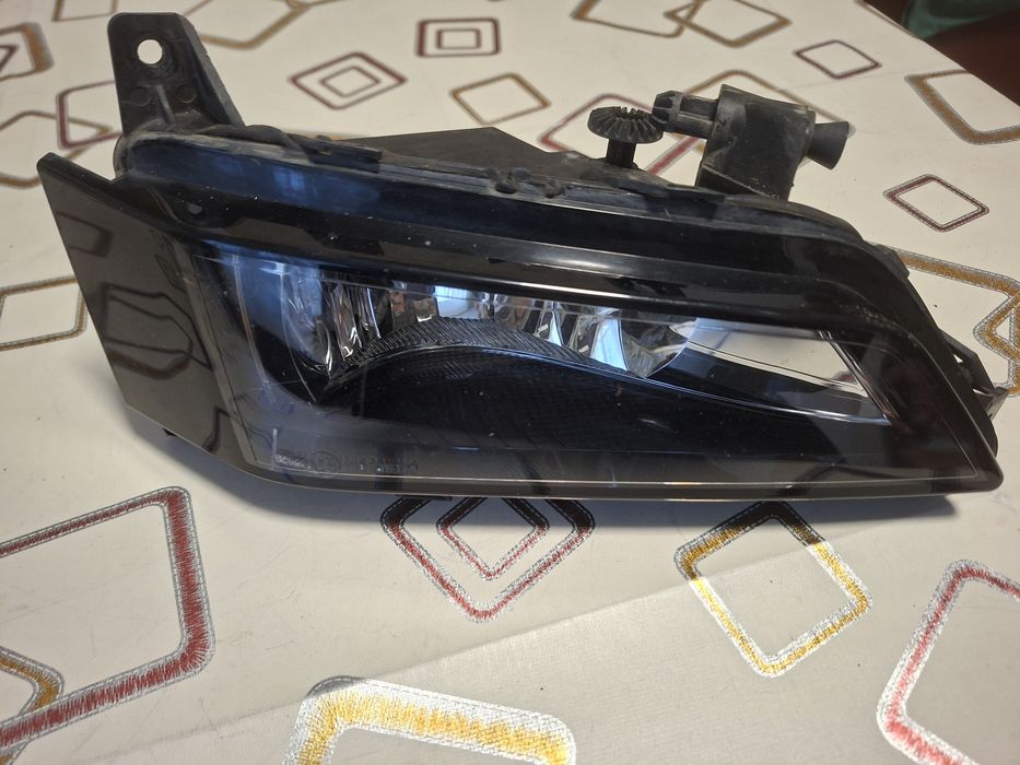proiector stânga ceață  Fabia 4