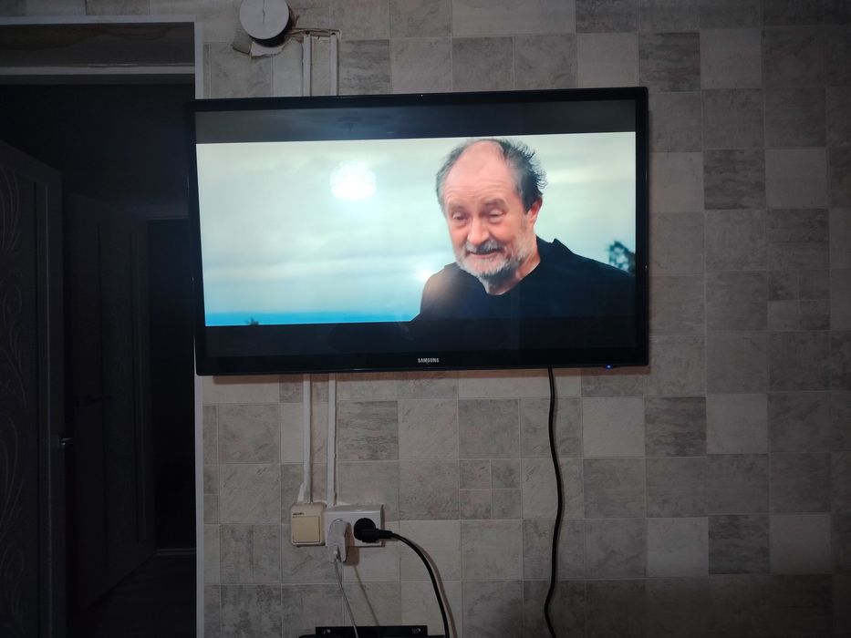 Продам телевизор Смарт