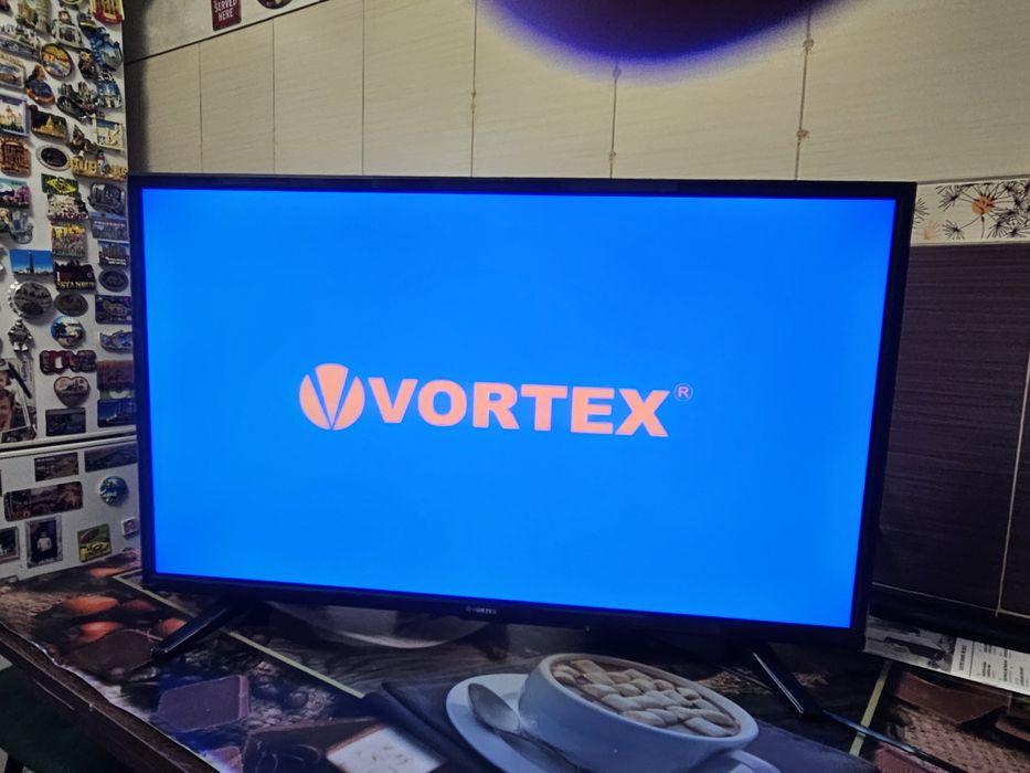 TV led, diagonala 80 cm