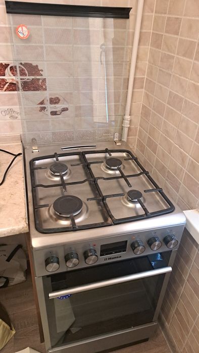 Продам газовую плиту