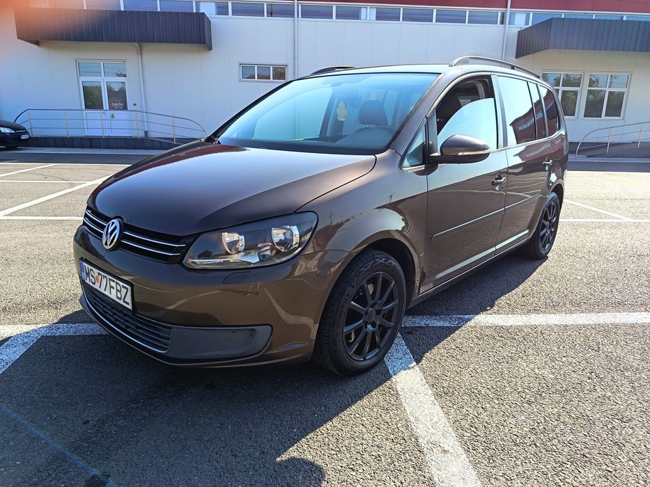 VW Touran 2.0 TDI 140 de cai, înmatriculat..fabricație 2011 euro 5