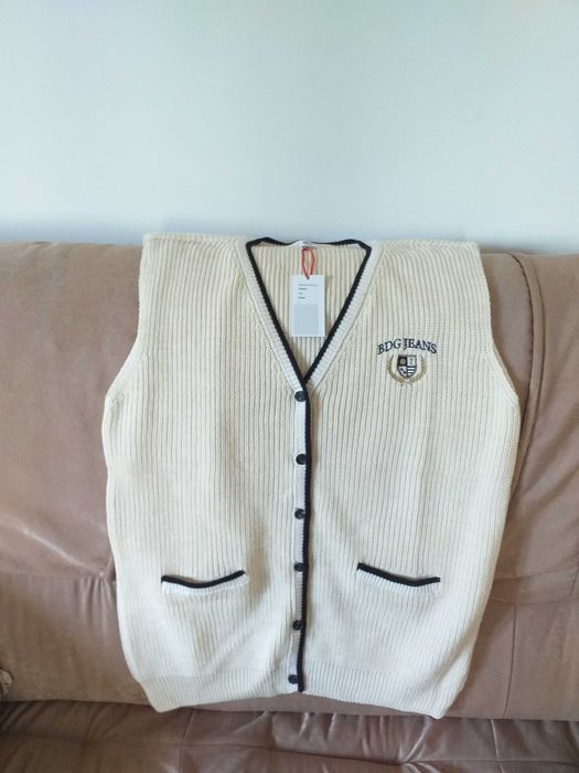 Vesta dama noua cu eticheta, L-G, crem, acrilic