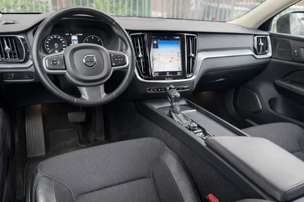 Volvo V60 D4 Geartronic R-design 190 Cp Automat