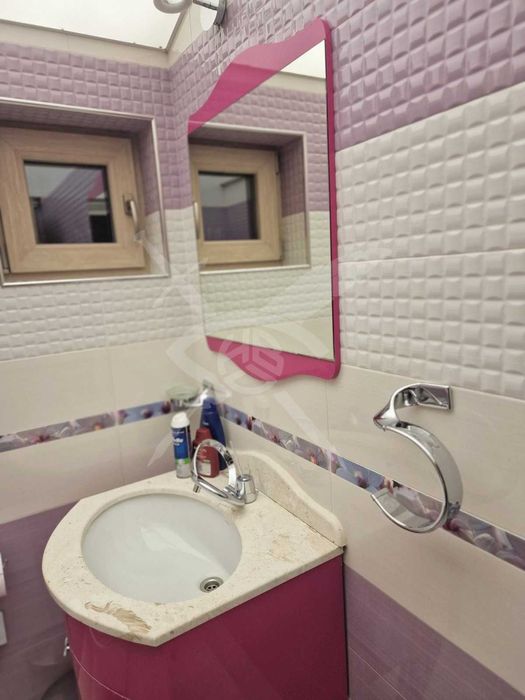 Имение с басейн, сауна и фитнес в Долнослав 78996