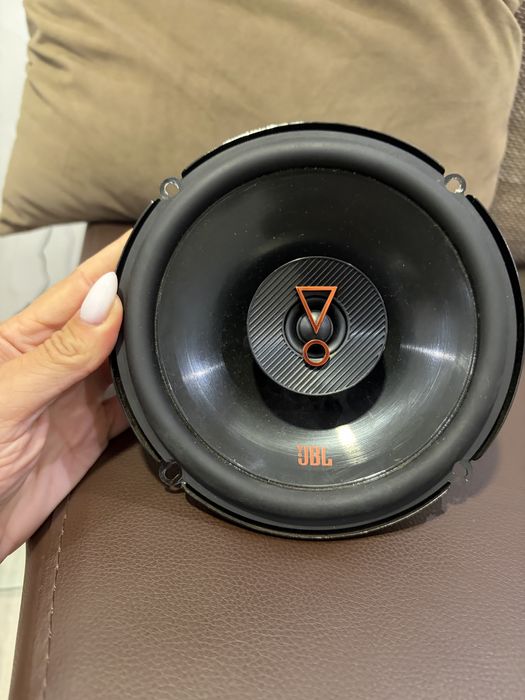 Тонколона за кола JBL
