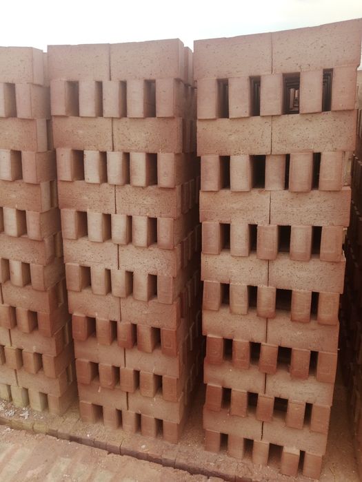 Красный жжёный кирпич