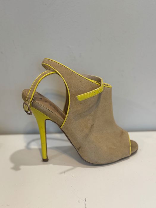 Маратонки Dolce & Gabbana дантела цикламени и други