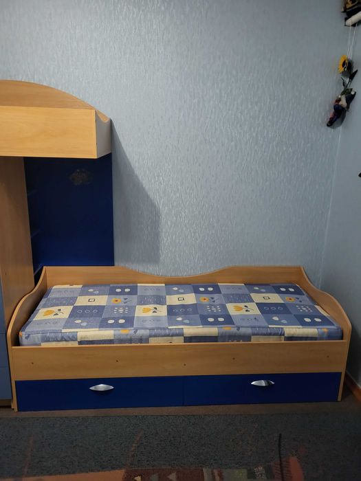 Мебель в детскую комнату