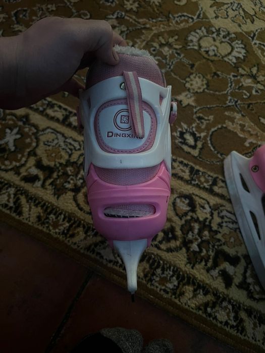 Коньки новые розовые