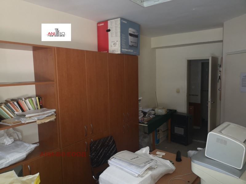 Дава се под наем Офис в Варна, Лятно кино Тракия - 40 кв.м за 400 € - Снимка #3