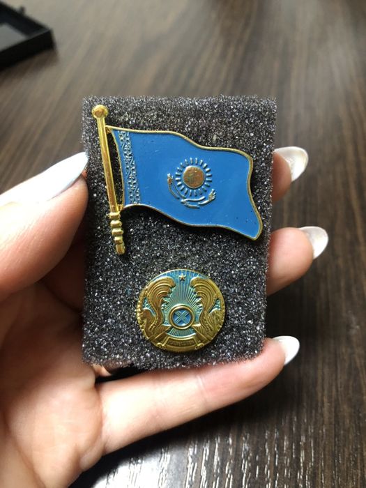 Значки флаг + герб РК