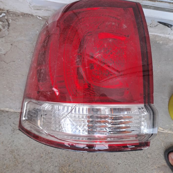 Фары задний на 200