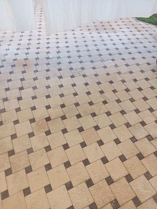 Химчистка мебели ковров. Чистка брусчатки. Мойка фасадов. Уборка домов