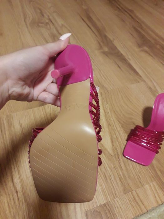 Обувки Зара с камъчета