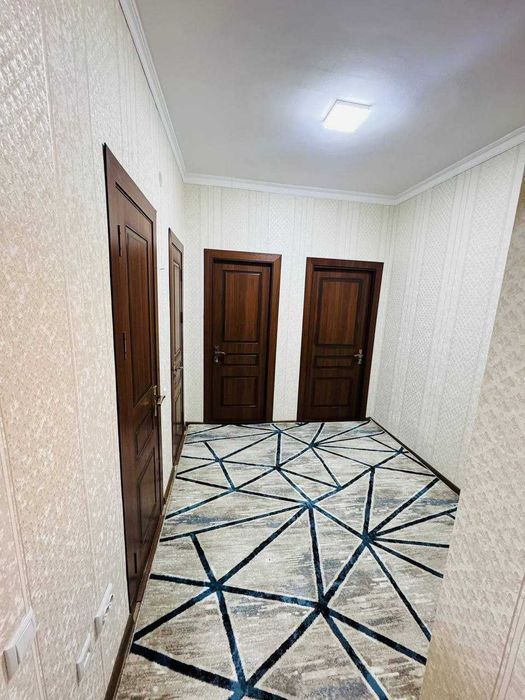 3 хоналик квартира 2 кават кирпичный дом, 7 микр, 43-мактаб