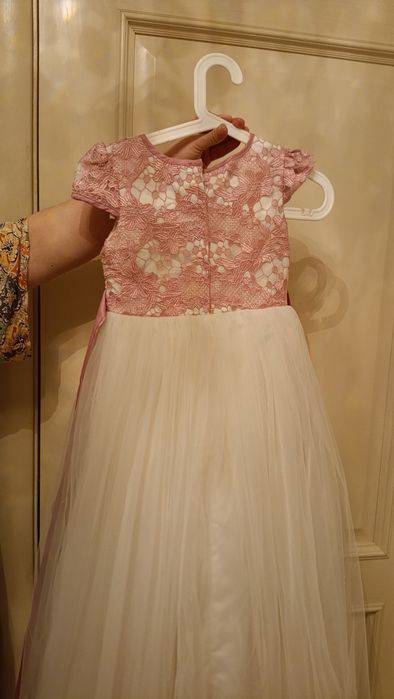 Нарядное платье для девочки