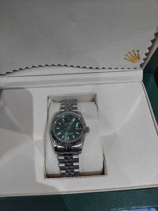 Часовник ролекс нов