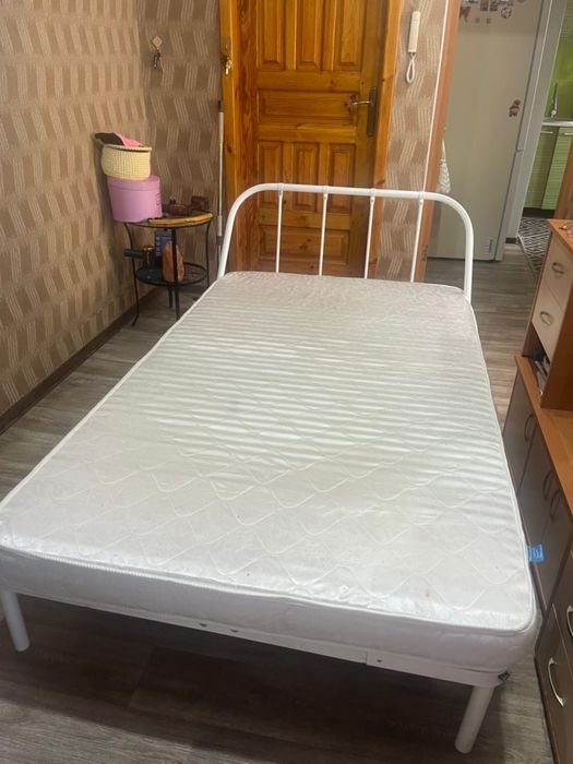 Продам кровать  белая