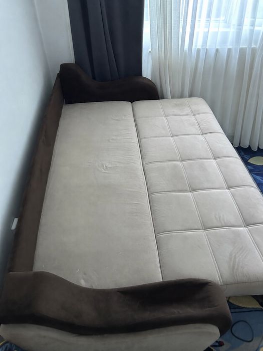 Vand canapea extensibila cu lada de depozitare