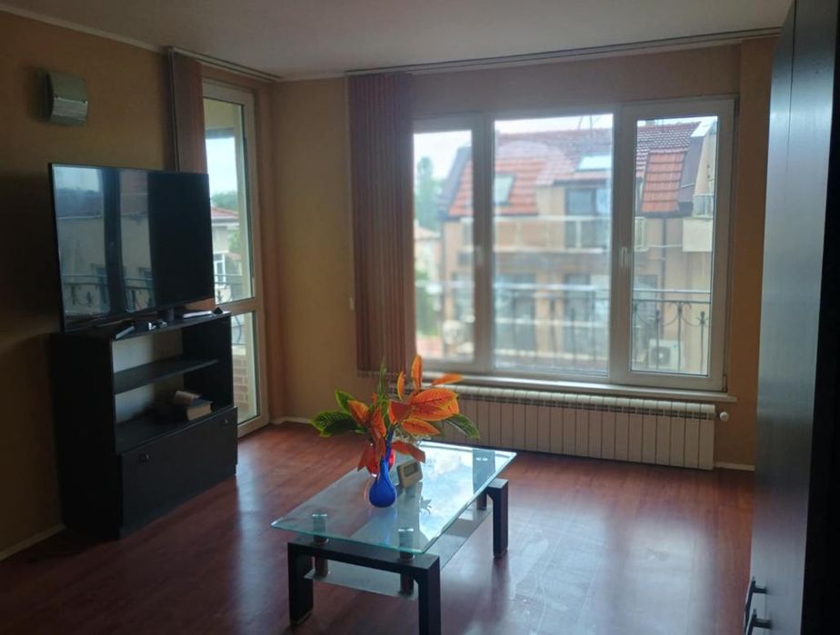 Дава се под наем Четиристаен апартамент в Пловдив, Прослав - 129 кв.м за 500 € - Снимка #1