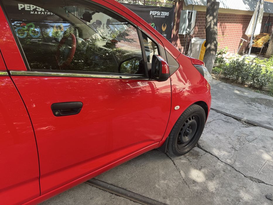 Спарк 2012  автомат пробег 165000