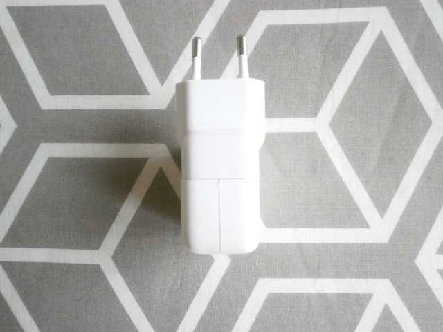 Захранващ адаптер Apple