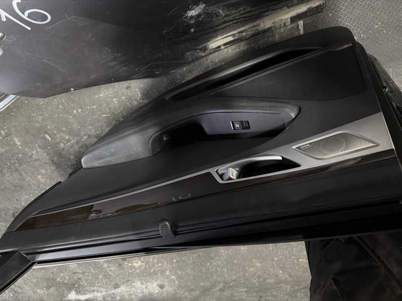 Дверь Genesis G80 2016