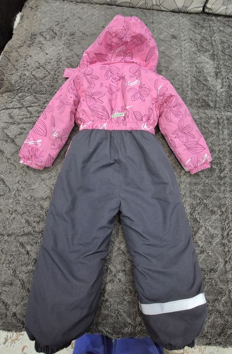 Зимний комбинезон для девочки