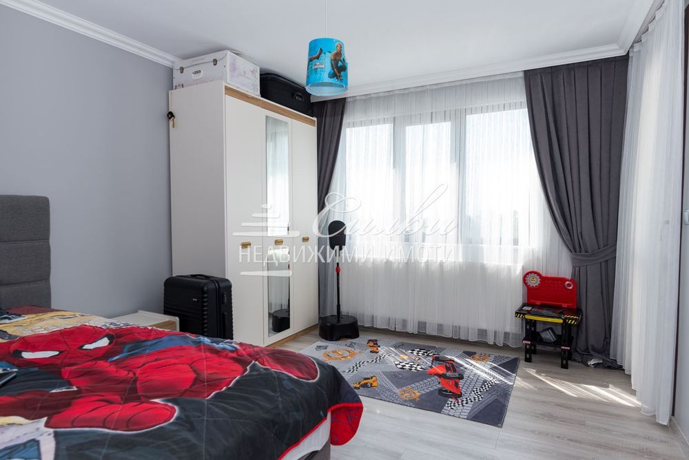 Продава се Четиристаен апартамент в Шумен, 2-ри корпус - 103 кв.м за 1065 €/кв.м - Снимка #5