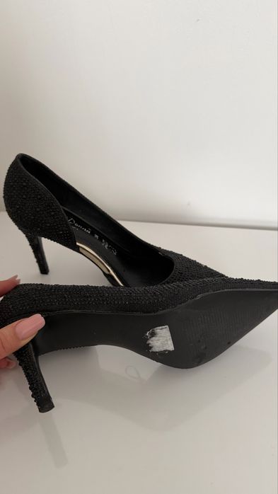 Pantofi stileto negri cu pietre