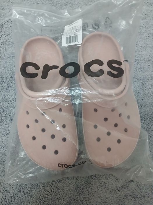 Кроссы женские новые