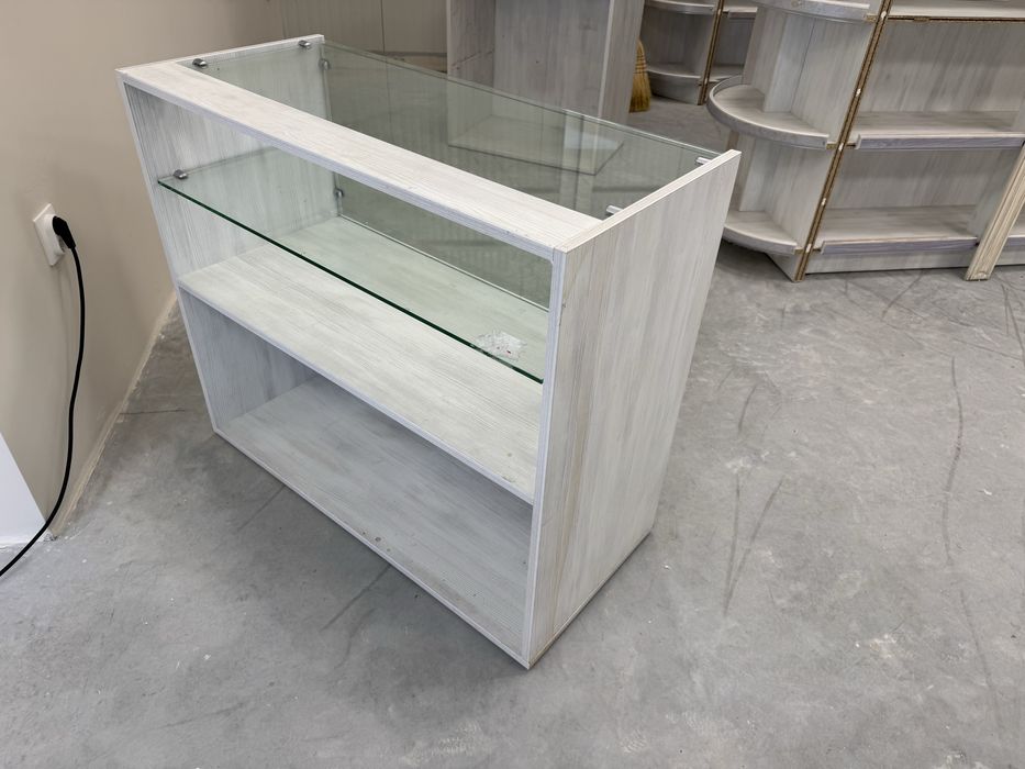 Стелажи за магазин