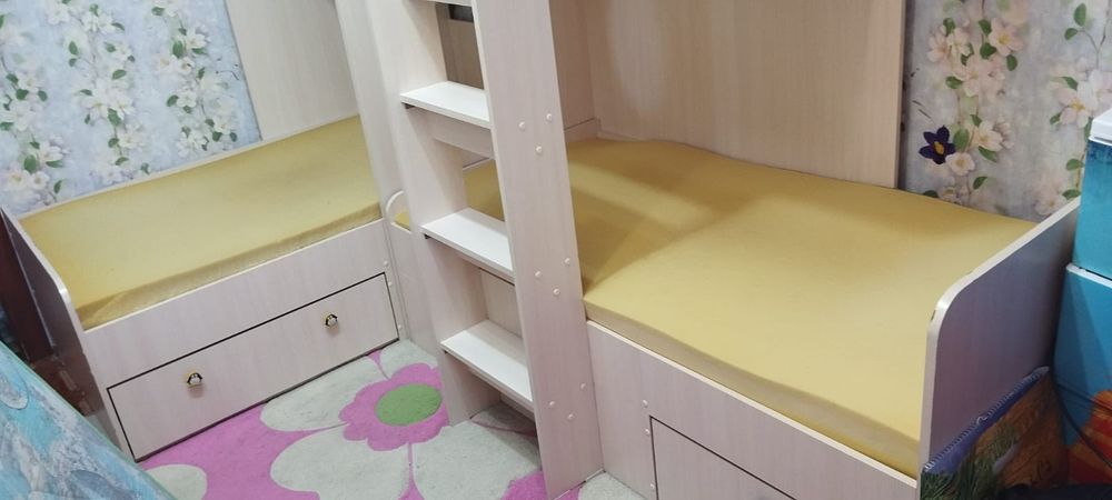 Кровать на три человека