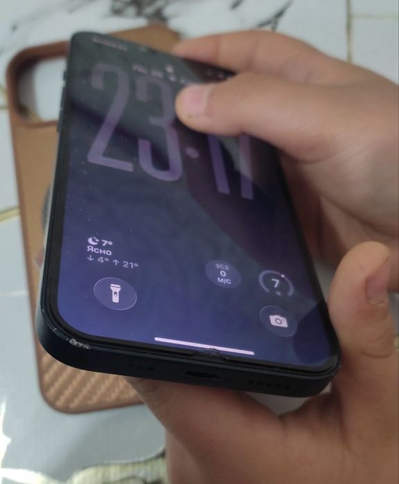Продам iPhone 13