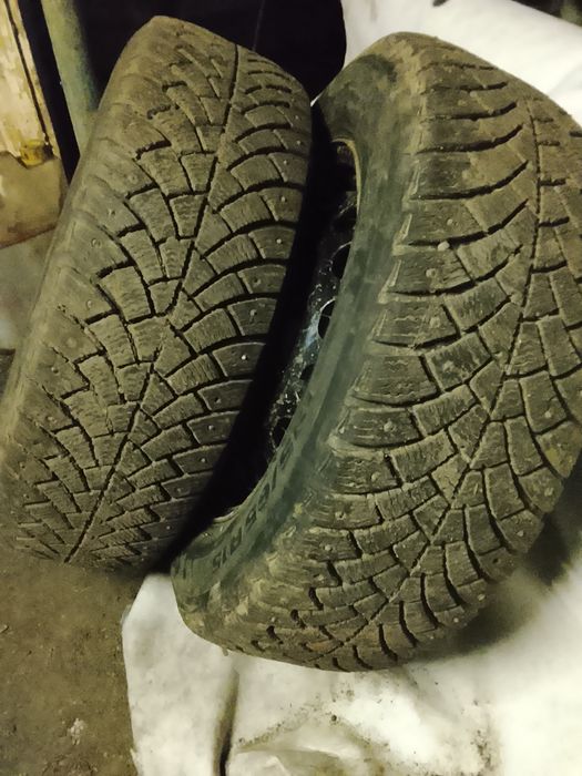 Продам резину с дисками на Ауди 100 С4.