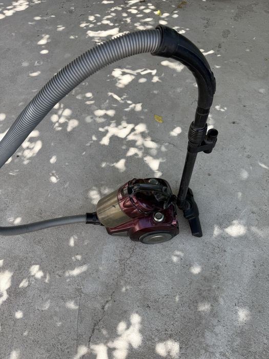 Пылесос Artel VCC 0220 Контейнерный