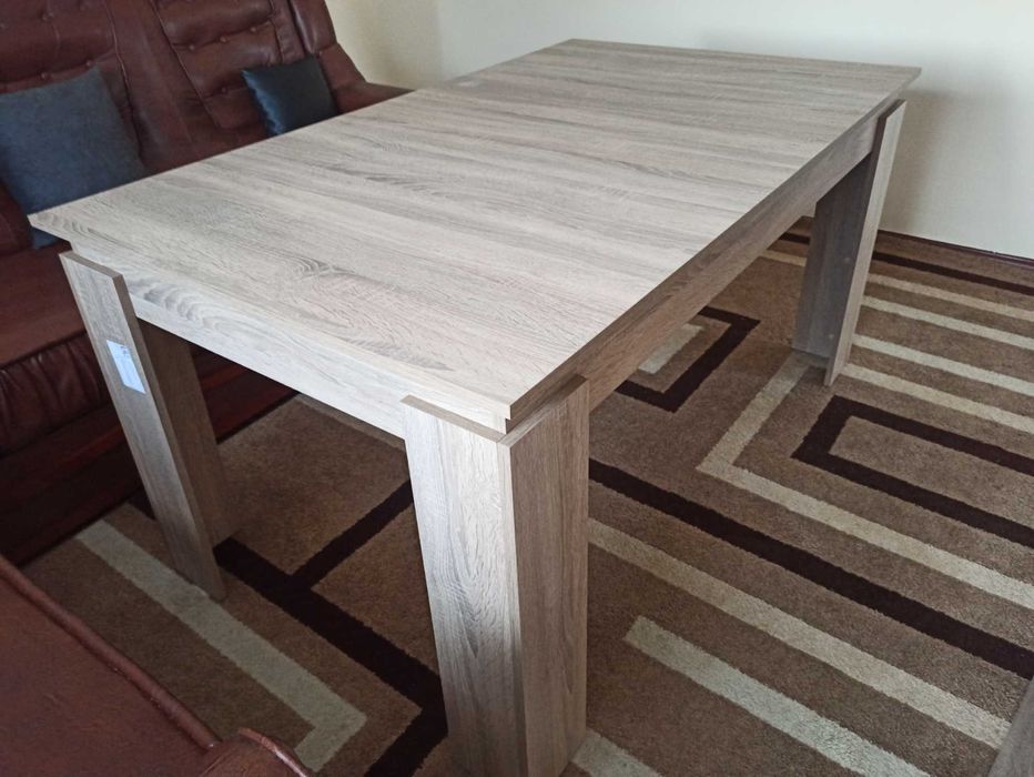 Vând  masa extensibila living/bucătărie