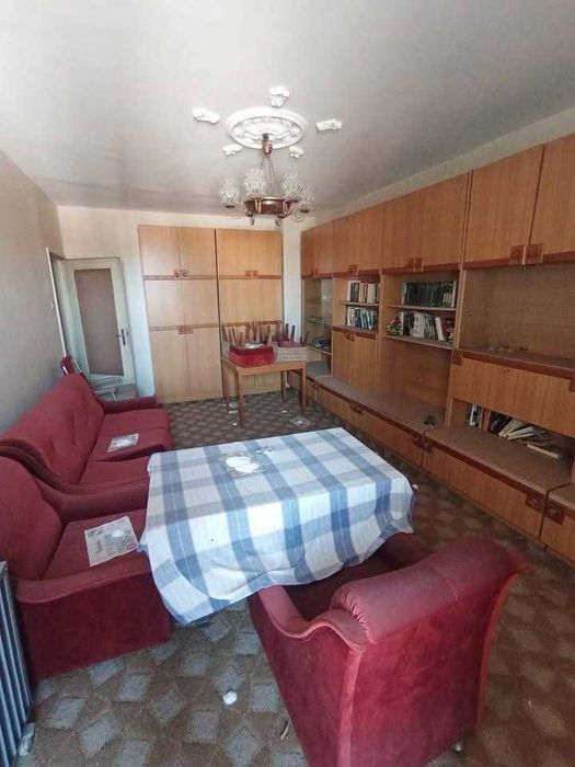 Продава 2-ен апартамент кв.Боряна