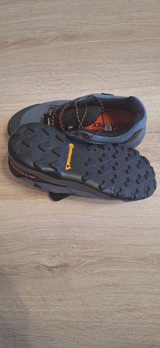 Adidas TERREX детски маратонки 33 номер.