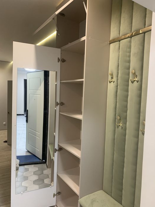 Продам гардеробный шкаф