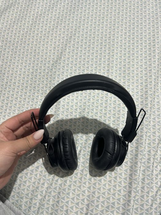 Наушник без проводной