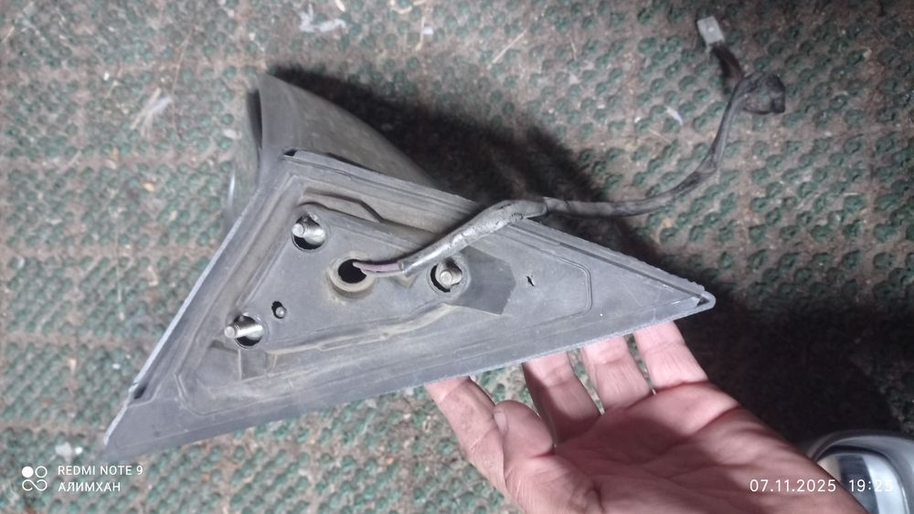 Зеркало Камри 30